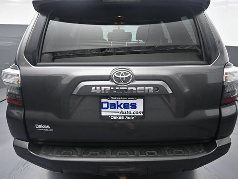 Used 2016 Toyota 4Runner SR5 AWD/4WD image 32