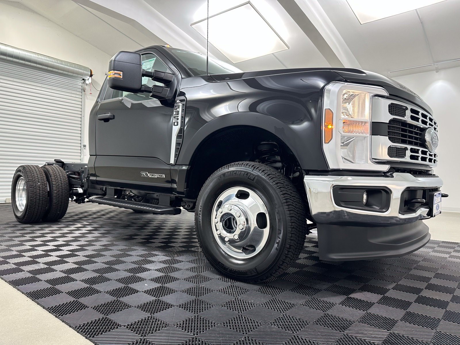 New 2025 Ford F350 XL w/ XL Chrome Package AWD/4WD image 1