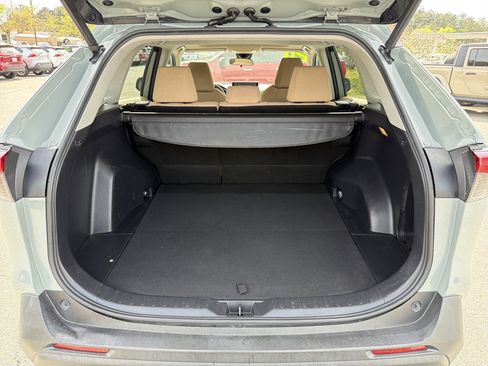 Certified 2020 Toyota RAV4 XLE w/ Convenience Package image 30