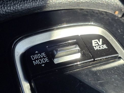 Used 2024 Toyota Corolla Cross AWD Hybrid image 29