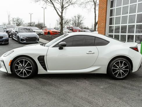 Used 2024 Toyota GR86 RWD image 37