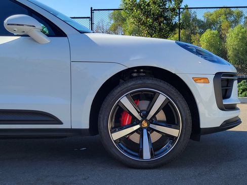 Certified 2026 Porsche Macan S AWD/4WD image 11