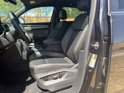 Used 2022 Volkswagen Atlas Cross Sport SEL image 11