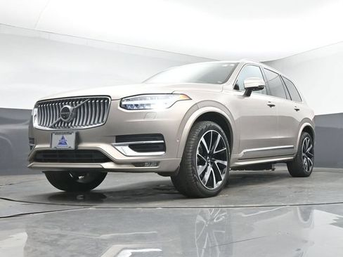 Used 2023 Volvo XC90 B6 Plus AWD/4WD image 13