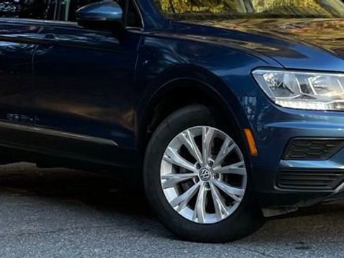 Used 2018 Volkswagen Tiguan SE image 9