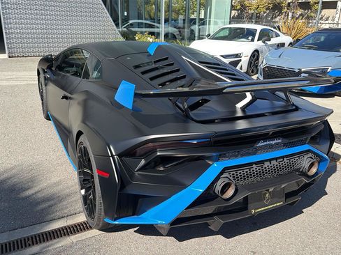 Used 2024 Lamborghini Huracan STO RWD image 7