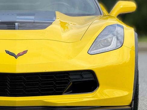 Used 2018 Chevrolet Corvette Z06 RWD image 15