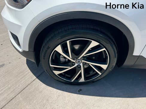 Used 2022 Volvo XC40 T5 R-Design w/ Advanced Package image 8