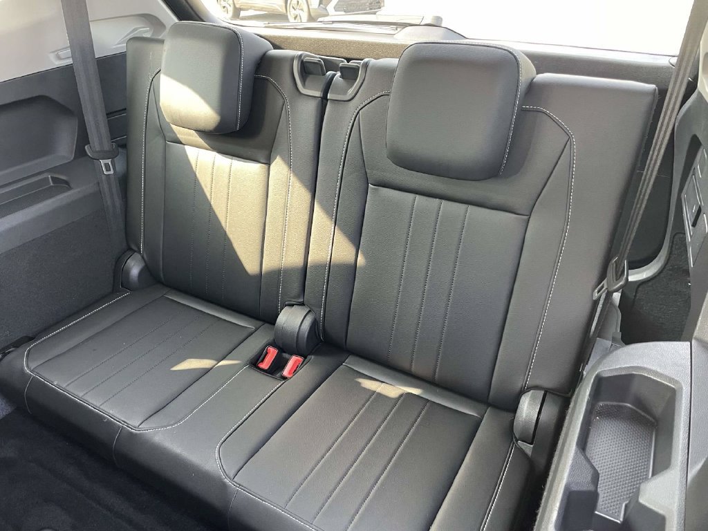 Certified 2023 Volkswagen Tiguan SE FWD image 18