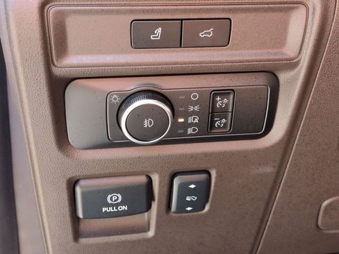 Used 2024 Ford Expedition King Ranch RWD image 17