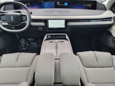New 2025 Lincoln Navigator L Reserve image 26