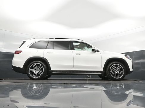 Used 2024 Mercedes-Benz GLS 450 4MATIC image 43