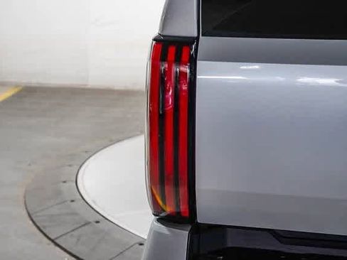 Used 2022 Toyota Tundra Platinum w/ Advanced Package image 7