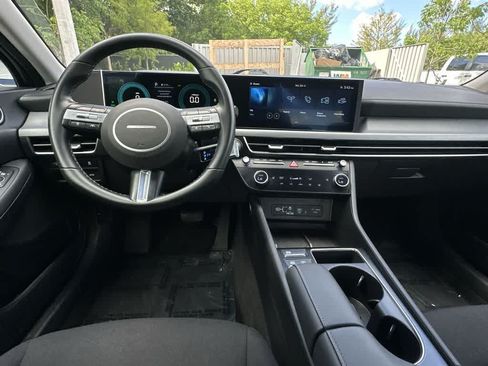 Used 2025 Hyundai Sonata SEL FWD image 17