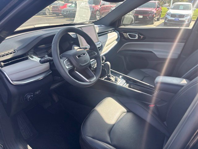 Used 2023 Jeep Compass Limited AWD/4WD image 6