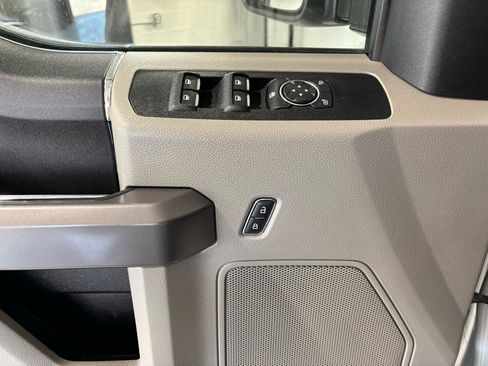 Used 2019 Ford F250 XLT w/ Snow Plow Prep Package image 29