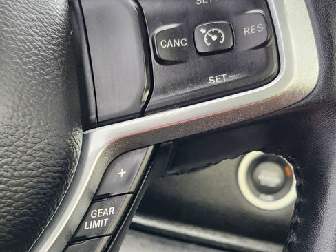 Used 2019 RAM 1500 Laramie AWD/4WD image 29