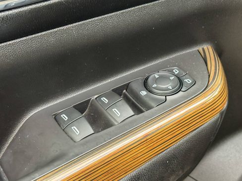Used 2018 GMC Acadia SLE AWD/4WD image 25