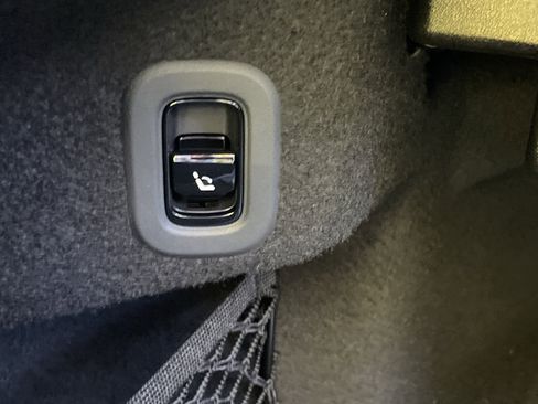 New 2026 Mercedes-Benz CLE 300 4MATIC Cabriolet image 17