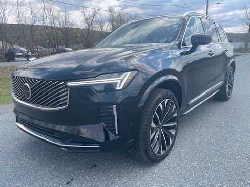 Used 2025 Volvo XC90 B6 Plus AWD/4WD image 1