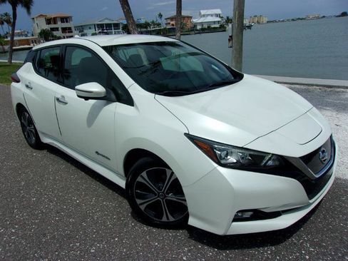 Used 2018 Nissan Leaf SL w/ SL Technology Package FWD image 17
