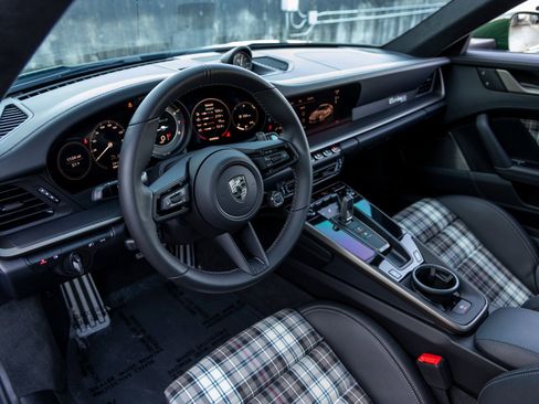 Certified 2025 Porsche 911 Turbo image 4