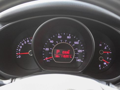 Used 2016 Kia Soul + image 22