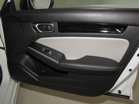 Certified 2025 Honda Civic Sport Touring image 22