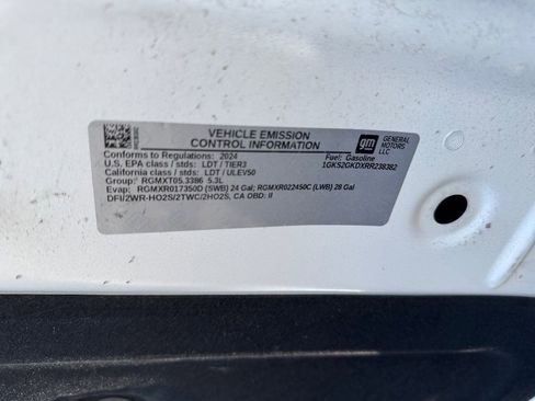 Used 2024 GMC Yukon XL SLT image 32