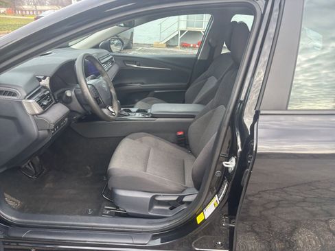 Used 2025 Toyota Camry LE image 24