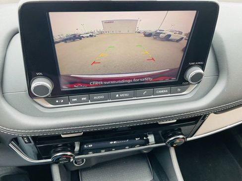 Certified 2023 Nissan Rogue SV image 14