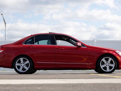 Used 2010 Mercedes-Benz C 300 Sedan image 20