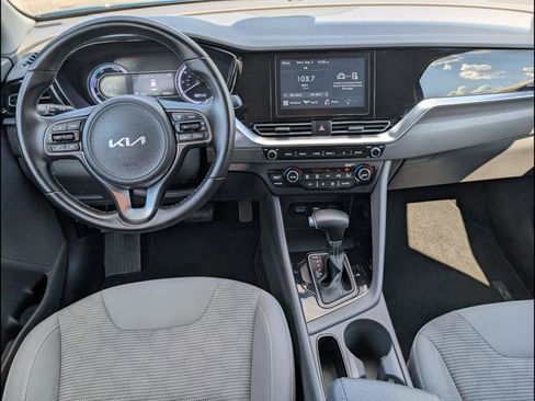 Used 2022 Kia Niro LXS FWD image 8