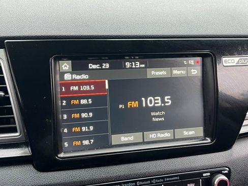 Used 2018 Kia Niro EX Premium image 16