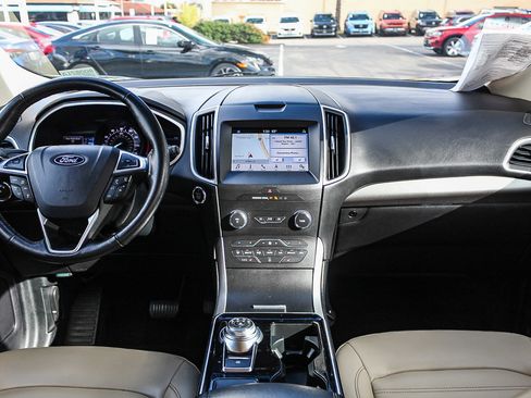 Used 2019 Ford Edge SEL w/ Equipment Group 201A image 2