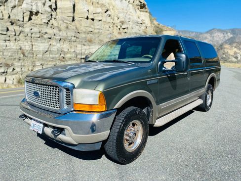 Used 2000 Ford Excursion Limited image 2