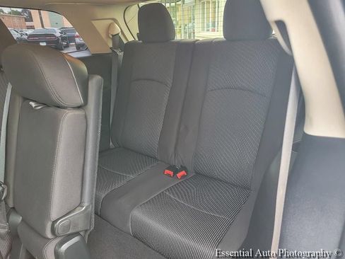 Used 2017 Dodge Journey SE w/ Flexible Seating Group FWD image 18