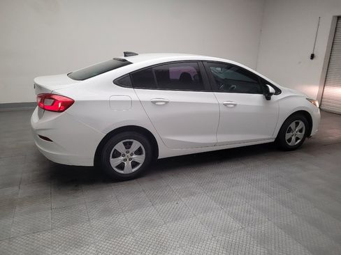Used 2017 Chevrolet Cruze LS FWD image 10