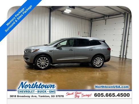 Used 2020 Buick Enclave Premium w/ Surround and Sites Package AWD/4WD image 2