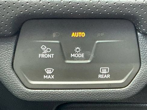 Certified 2025 Volkswagen Atlas SEL AWD/4WD image 35