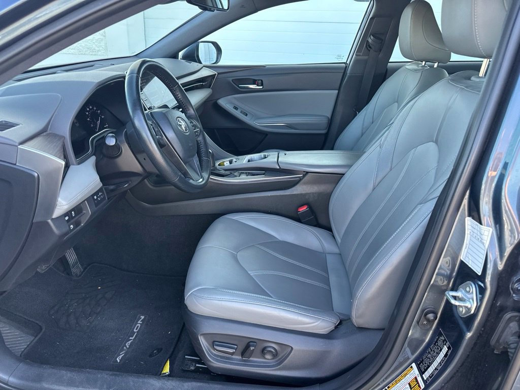Used 2021 Toyota Avalon XLE FWD image 7