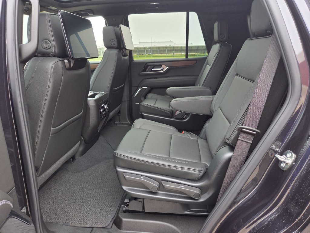 New 2026 GMC Yukon Denali w/ Denali Reserve Package AWD/4WD image 35