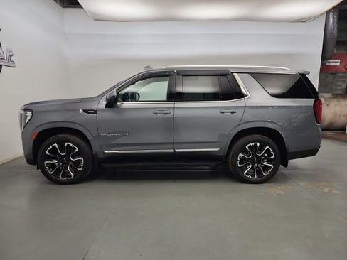 Used 2022 GMC Yukon SLT w/ SLT Premium Package image 6