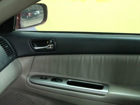 Used 2006 Toyota Camry SE image 10