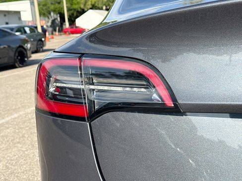 Used 2021 Tesla Model 3 Standard Range Plus RWD image 10