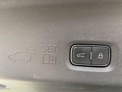 Used 2025 Ford Expedition King Ranch AWD/4WD image 42