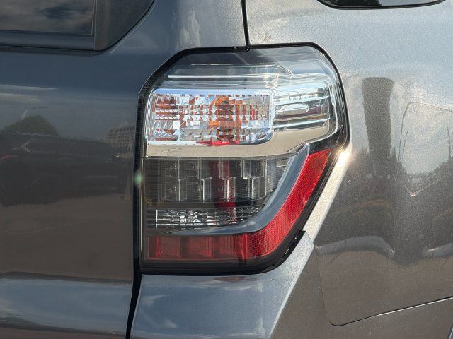 Used 2015 Toyota 4Runner SR5 RWD image 29