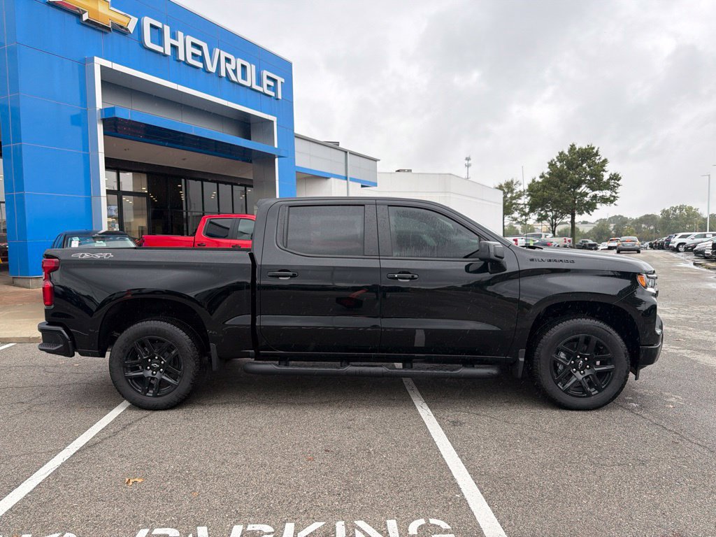 New 2026 Chevrolet Silverado 1500 RST w/ Dark Appearance Package AWD/4WD image 2
