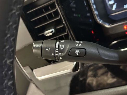 Certified 2024 GMC Sierra 1500 SLT image 28