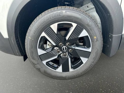 New 2026 Nissan Kicks SV w/ SV Premium Package AWD/4WD image 11